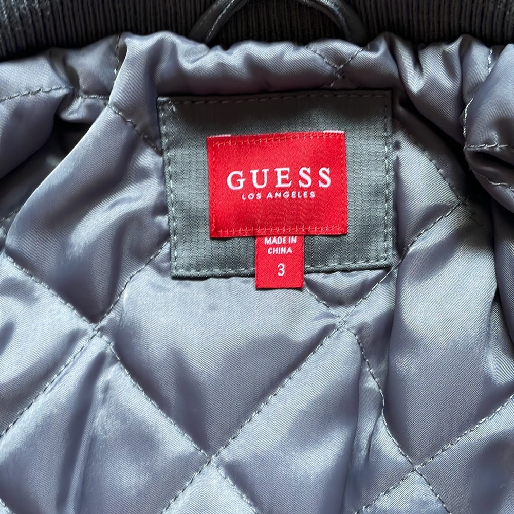 Guess - Picture 4 of 6